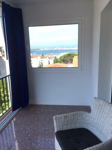 Bel Appartement Vue Mer Росес Екстериор снимка